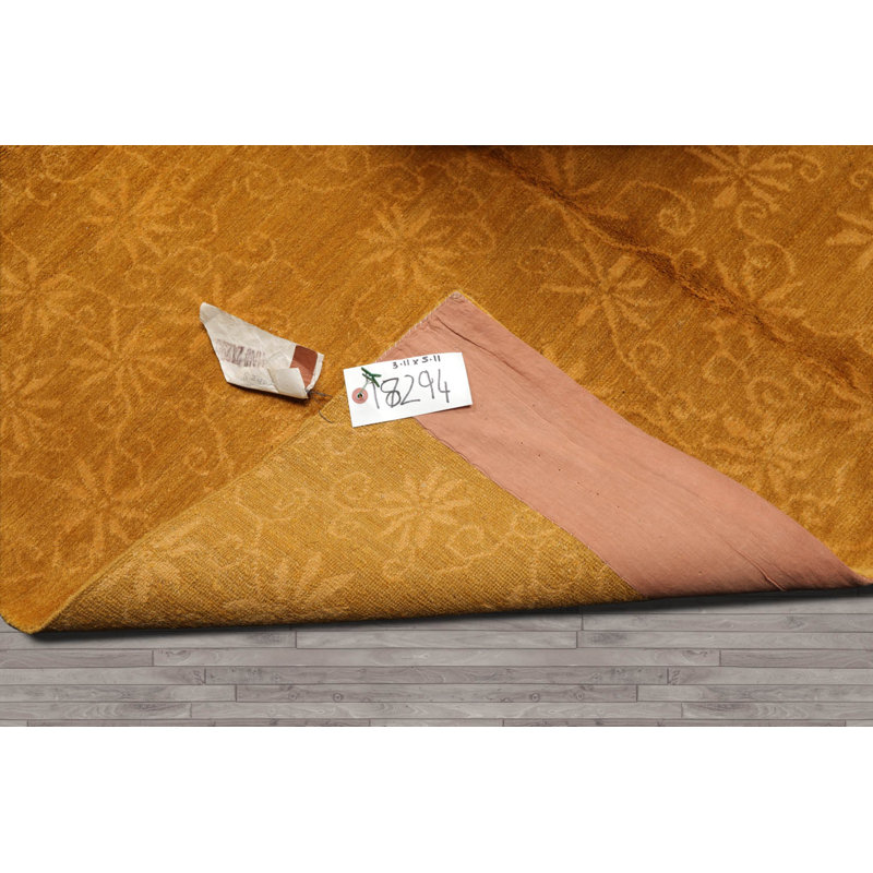 Tapis unique en or 3 pi 11 po x 5 pi 11 po Shand