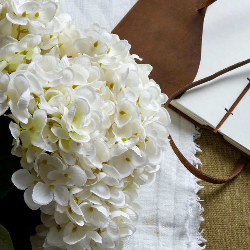 Anastasija Arrangement, White