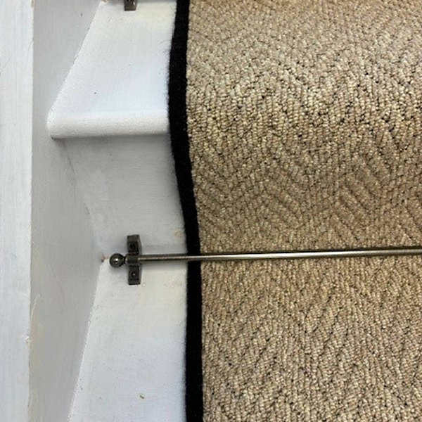 Stair Runner Chevron / Zig Zag Looped / Hooked 15cm X 20cm Area Rug