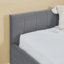 Lit de jour rembourré en velours avec lit gigogne en bois-106718287-113302851