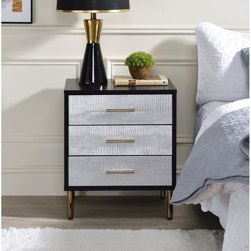 1Pc Nightstand With 3-Drawers