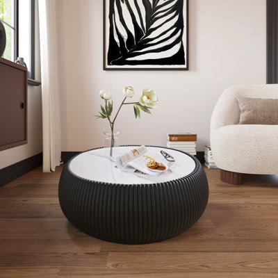 Table basse moderne en cuir fritté clair