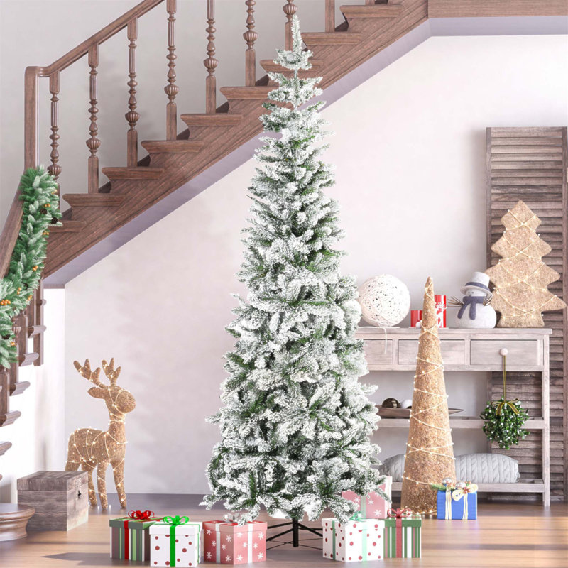 Arbre de Noël artificiel pin enneigé 7,5 pi avec des branches réalistes et 668 pointes, parfait pour un décor hivernal festif