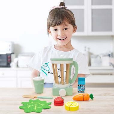 Wooden Kitchen Blender with Fruit