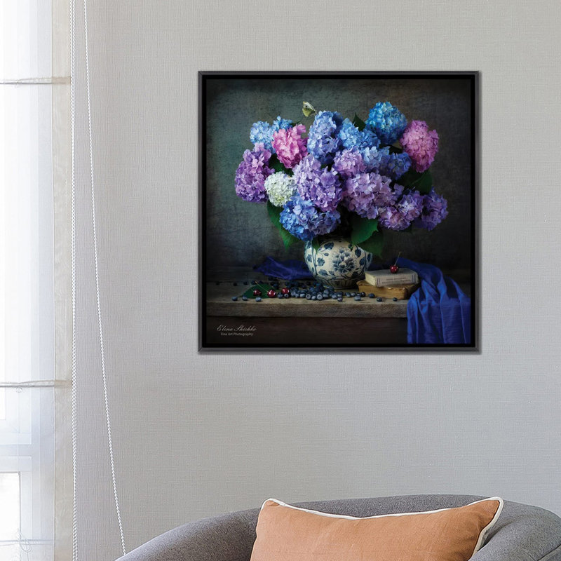 Hydrangea - reproduction d'art murale - toile encadrée, Noir patiné, H 26 po x l 26 po
