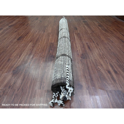 6'6"x9' Daisy White, Moroccan Weave with Maze Design, Geometric Pattern, Soft Wool, Hand Knotted, Tone on Tone, Textured Pile, Oriental Rug