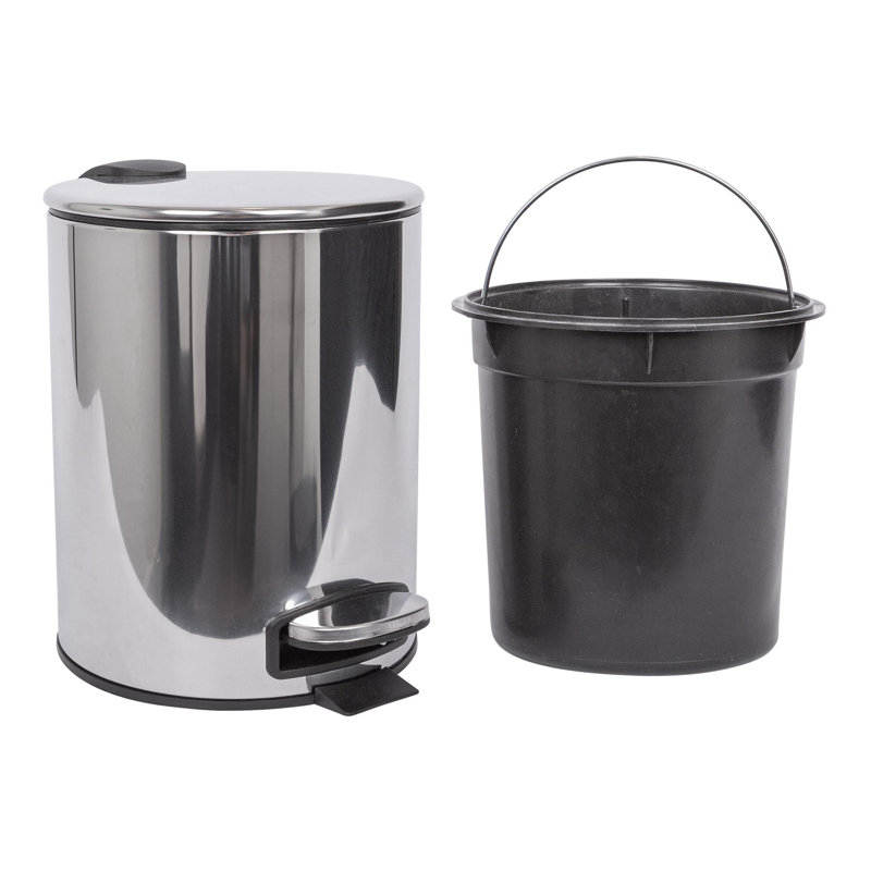 Harbour Housewares - Round Bathroom Pedal Bin, Chrome
