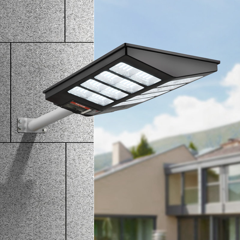 Lampadaire d'extérieur avec panneaux solaires VEVOR