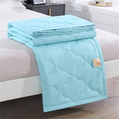 Summer Cooler Quilt For Hot Sleepers And Night Sweats Cooler Comforter Double Sided Cold Effect Blanket Cooler Fiber Ice Blanket For All-Season Lightweight