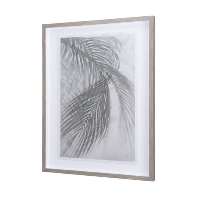 «Shadows on Wood a Hand», reproduction d'art encadrée texturée matte sous verre