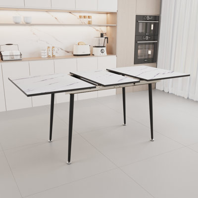 Table de salle à manger de 47 po à 63 po, avec apparence de marbre blanc, pieds en métal noir, convient à diverses tables extensibles, look 63 po, chic industriel moderne