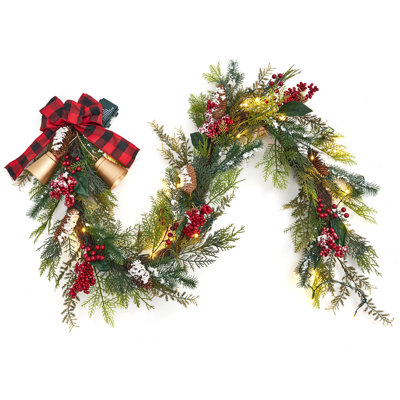 Guirlandes de Noël pré-éclairées de 6 pi, éclairage imperméable avec 20 lumières DEL, arcs et clochettes, baies rouges, pommes de pin, décoration de Noël pour escalier de manteau de cheminée