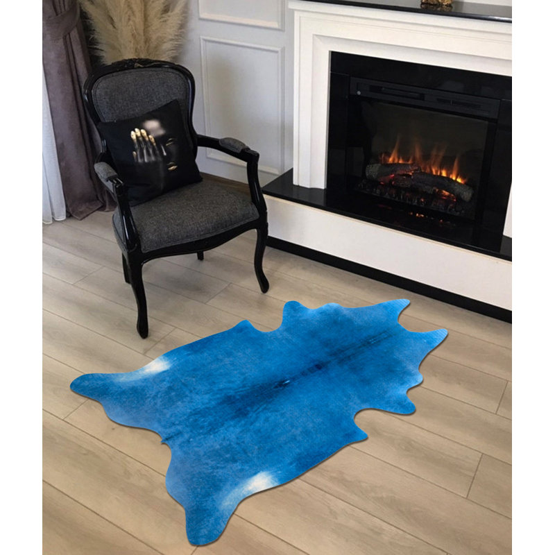 Tapis bleu uni en similicuir Novelty Helmine, Nouveauté 5 pi 3 po x 7 pi 7 po