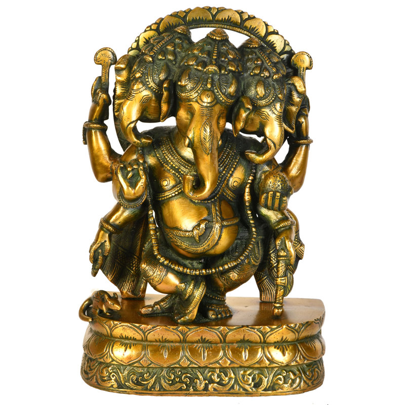 Trimukha dansant Ganesha