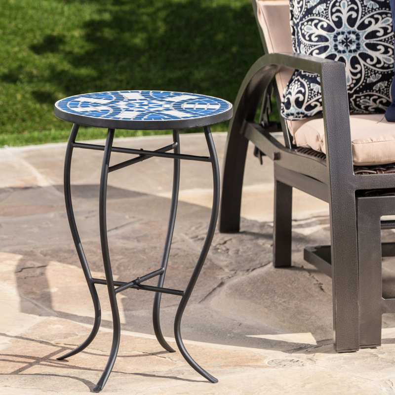 Table exquise pour l'extérieur: carreau de céramique bleu et blanc avec côté en fer extérieur: