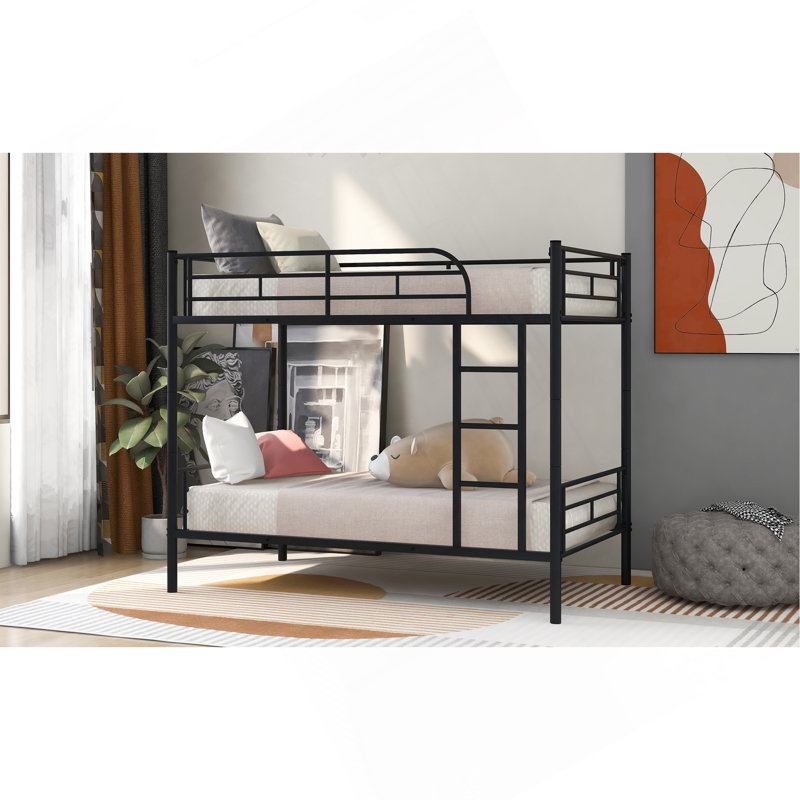 Lit superposé en métal robuste et polyvalent pour une solution de sommeil confortable et peu encombrante.