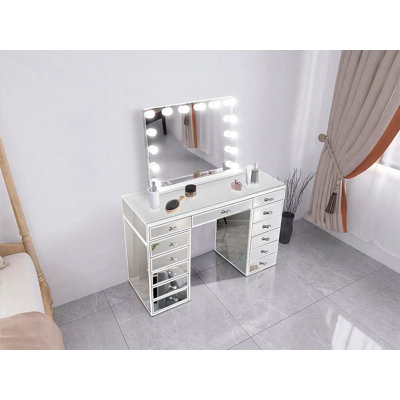 Magon Vanity