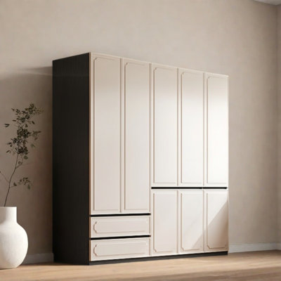 Garde-robe simple et haut de gamme