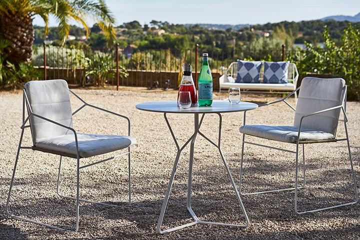 Serac Round Dining Table, White HPL