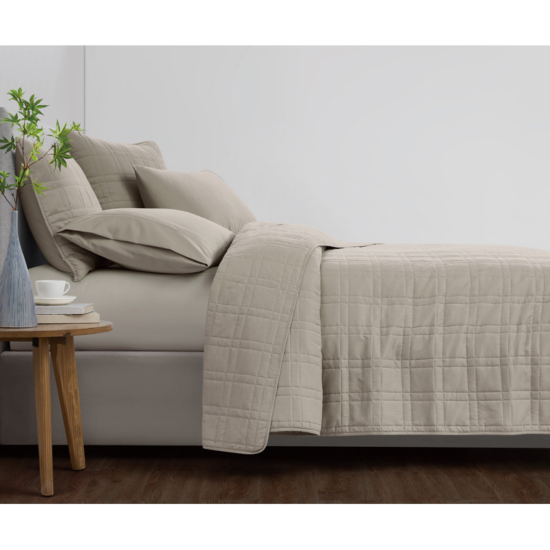 Cannon Solid Quilt Set, Brown, King Quilt + 2 Shams