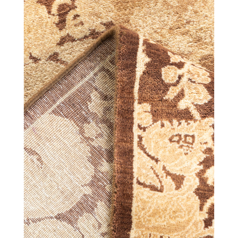 Classic One-of-a-Kind 2' 8" X 6' 1" Hand Knotted Area Rug