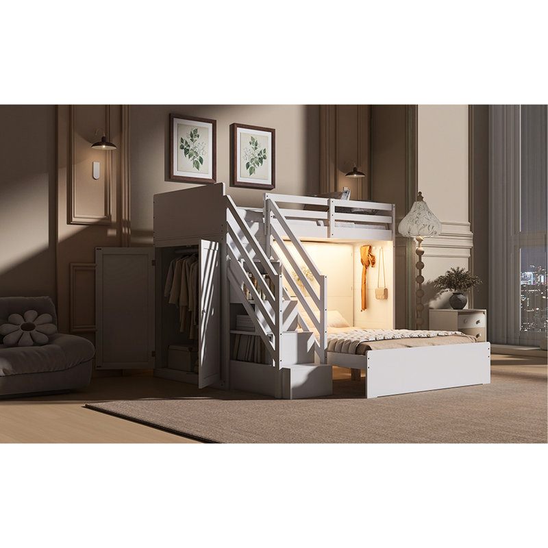 Lit simple superposé au dessus d'un lit double blanc avec escalier de rangement, garde-robe et conception intégrée avec compartiments ouverts