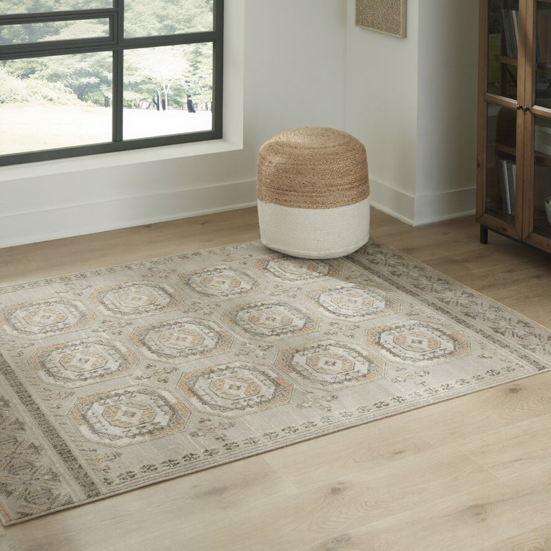 Bachby 5'3" X 7' Area Rug, Rectangle 5'3" x 7'