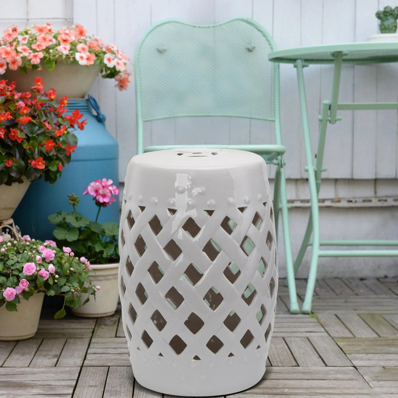Table de bout ronde pour l'extérieur, élégante table d'appoint en métal à conception cylindrique creuse, support de boisson multifonctionnel facile à entretenir et résistant aux taches pour le patio