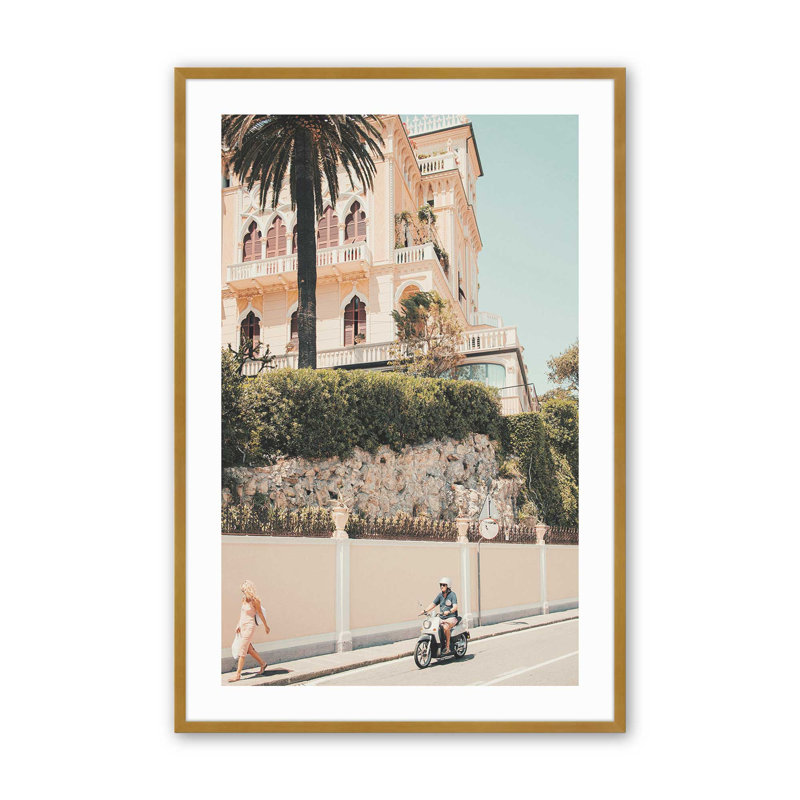 Imprimé bord de mer, Cadre doré poli, H 15,25 po x l 12,25 po x P 1,25 po