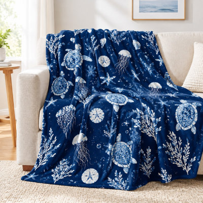 1Pcs Ocean Theme Flannel Blanket – Sea Turtle and Jellyfish Print;Cozy Warm for HomePerfect Bed, Sofa, or TravelUnique Marine Life Design a Relaxing AtmosphereThoughtful Gift. Bedding and sofa items