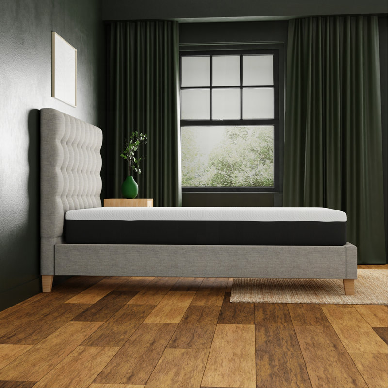 Matelas en mousse viscoélastique infusée de gel Essentials, 10", Très grand lit