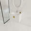 Meuble-lavabo à fermeture en douceur de 28 pouces avec lavabo, peu encombrant et durable pour les petites salles de bain-116332461