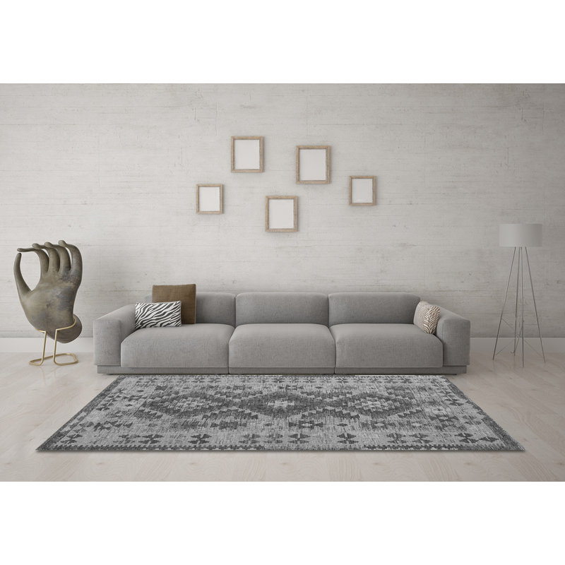 Tapis carré gris carré en chenille tissé à la machine Jeniqua