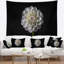 Dahlia floral avec tapisserie noire-28499606