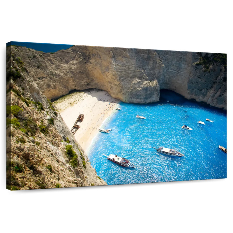 Vue aérienne de la plage de Navagio