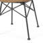 Chaises de jardin avec assise enveloppante, profondeur 47,6 cm, largeur 62,7 cm, hauteur 91,5 cm, poids 5 kg, structure en métal et détails raffinés.