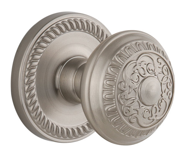 Rosette double Grandport Newport avec bouton de porte Windsor, Nickel satiné