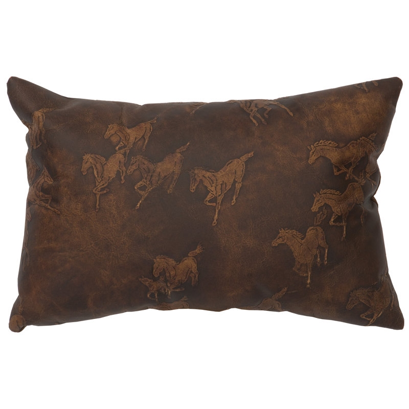 Coussin Wooded River