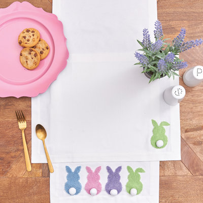 Prine Bunny Table Runner
