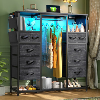 Commode de 51,2 po de largeur avec 10 tiroirs, support à vêtements intégré, station de charge USB et rangement à chaussures à DEL