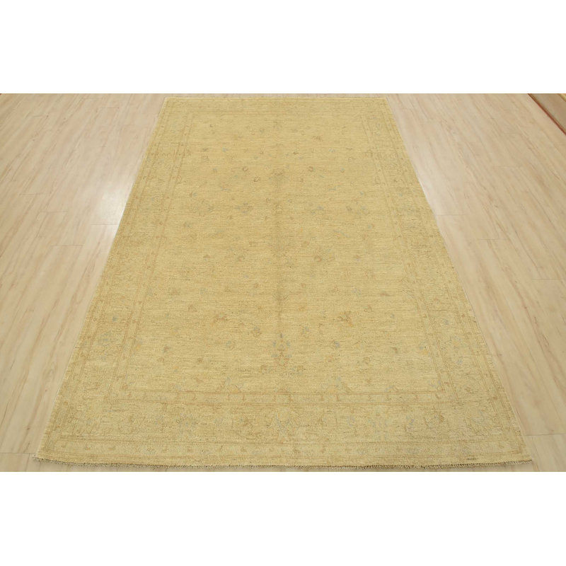 Tapis beige unique de 6 pi 2 po x 8 pi 11 po