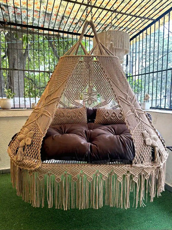 Balancelle caramel Boomerang avec dossier et coussin pour l'intérieur et l'extérieur