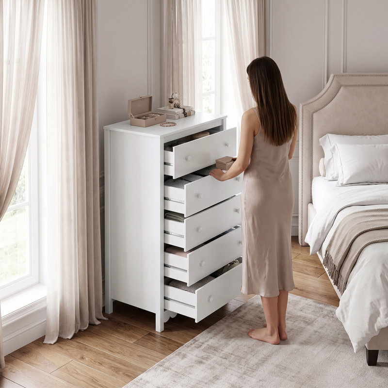 Patricia 31.61'' W 5 - Drawer Dresser