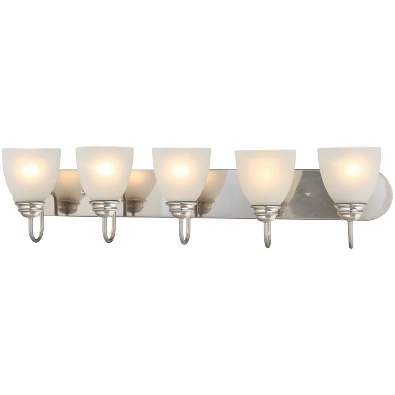 Applique murale pour salle de bain ou applique murale en nickel brossé 5 lumières Mari avec abat-jour en verre givré blanc