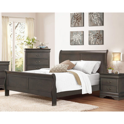 Grand lit traditionnel en teinte grise, avec tête de lit et rails pour la chambre à coucher teinté gris, grand