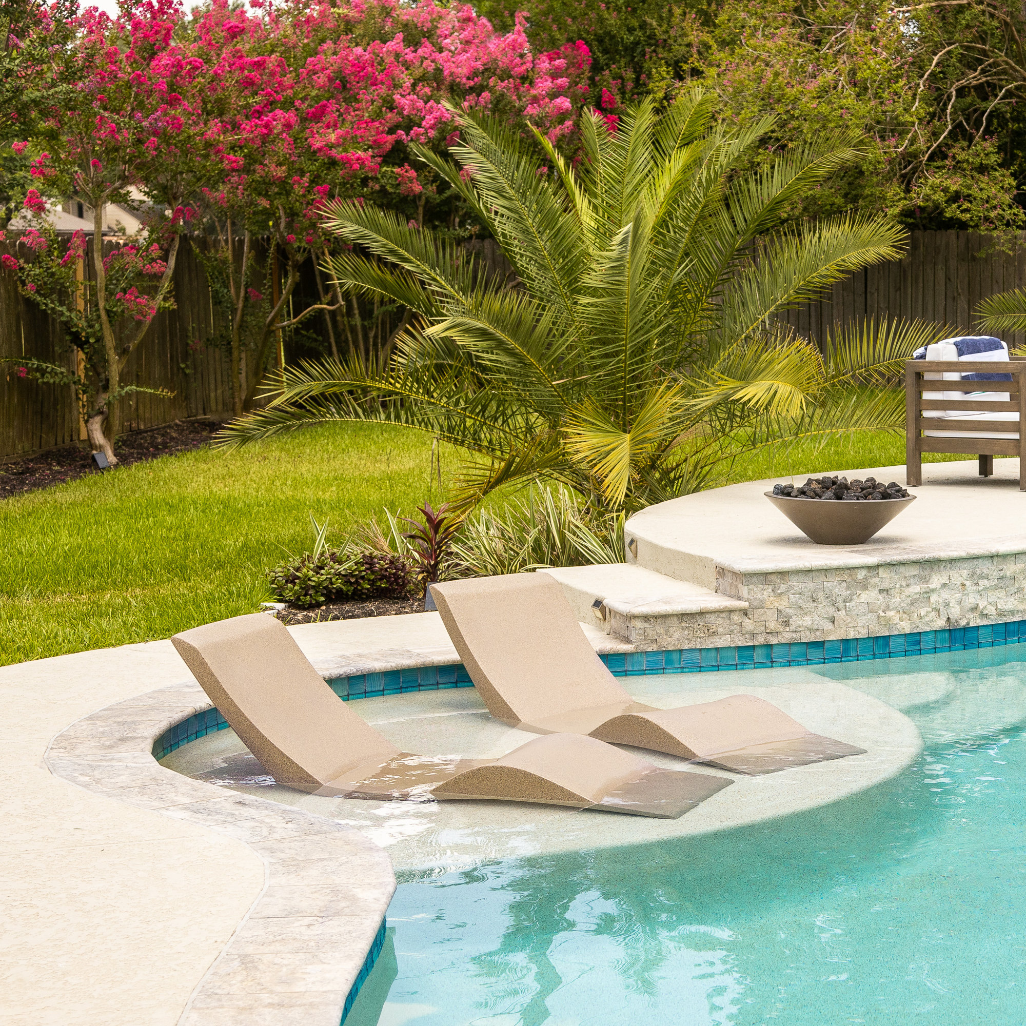 In-pool Chaise Lounger for 0-9 In. of Water, Brown
