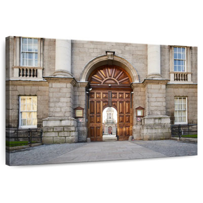 Lilie Trinity College, Dublin