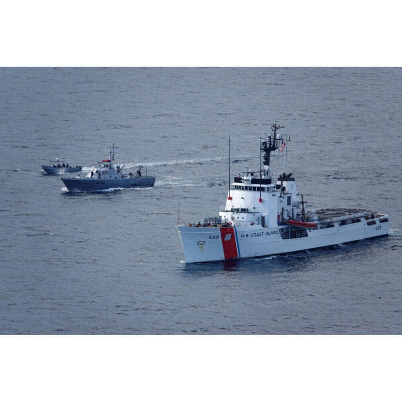 USCG Alerte modèle de bateau de l'EMC-630 L, H 10 po x l 30 po x P 5 po