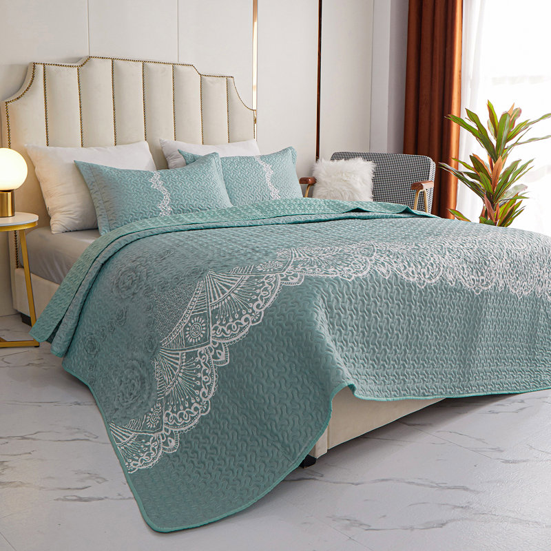 Polyester Percale Floral Coverlet, King Coverlet / Bedspread + 2 Shams, Green