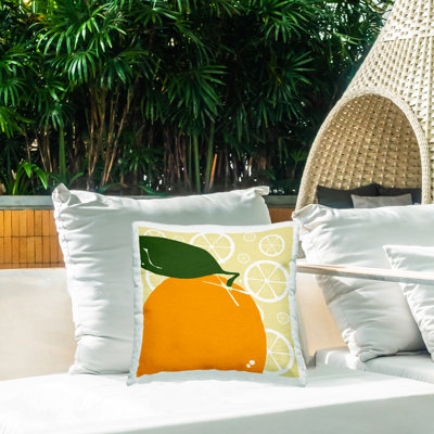 Coussin d'extérieur imprimé orange vif par Daniela Santiago